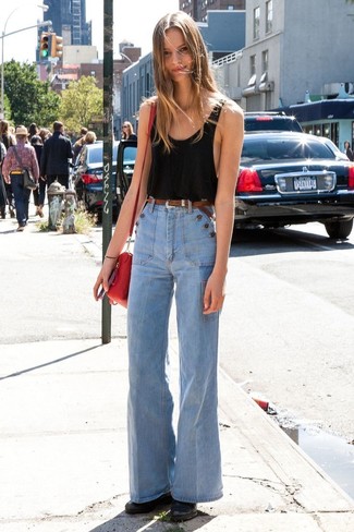 Как носить майку с джинсами женщине