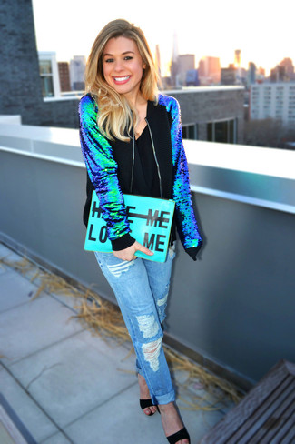 Как носить майку с джинсами женщине