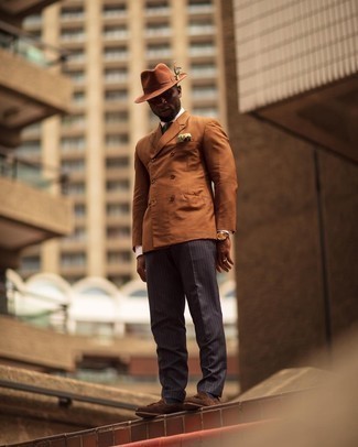 Как носить лоферы с кисточками с двубортным пиджаком