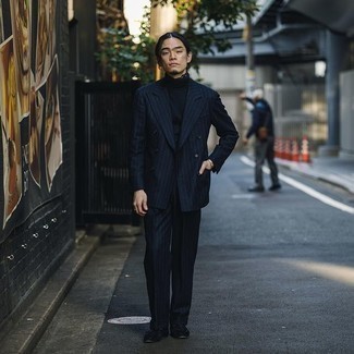 Как носить лоферы с кисточками с водолазкой