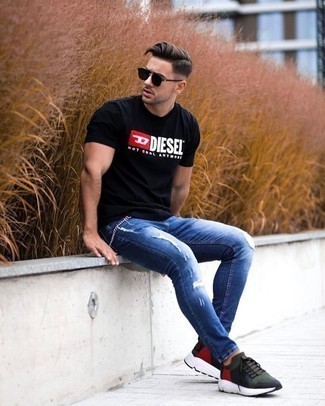 Какие джинсы носить с темно-бирюзовыми кроссовками мужчине