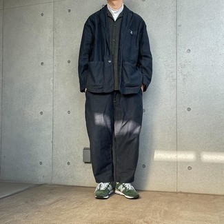 С чем носить темно-бирюзовые кроссовки мужчине