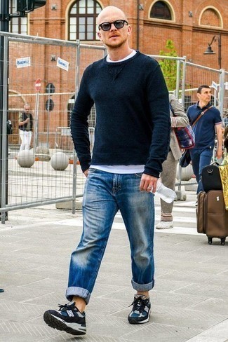 С чем носить темно-бирюзовые кроссовки мужчине