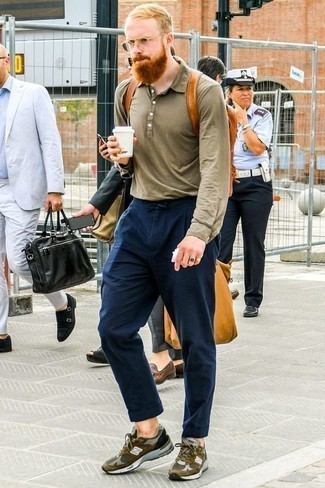 С чем носить темно-бирюзовые кроссовки мужчине