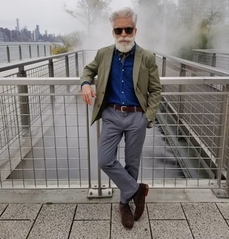 С чем носить темно-бирюзовую бандану мужчине