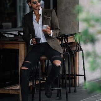 Какие джинсы носить с темно-бирюзовым пиджаком мужчине