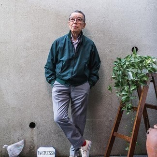 Какие низкие кеды носить с темно-бирюзовым бомбером мужчине