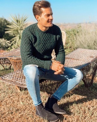 С чем носить темно-бирюзовый вязаный свитер мужчине