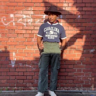 С чем носить темно-бирюзовые брюки карго