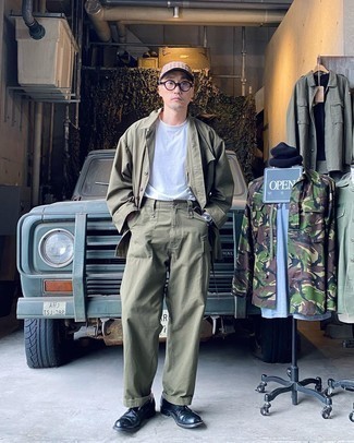 С чем носить темно-бирюзовые брюки карго