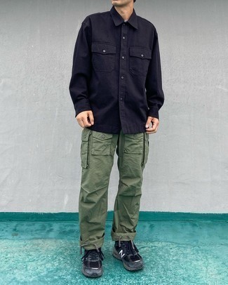 С чем носить темно-бирюзовые брюки карго