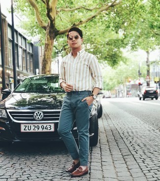 С чем носить темно-бирюзовые брюки чинос