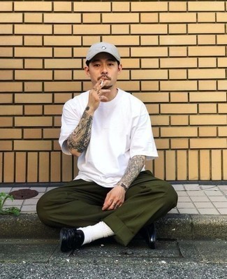 Какие лоферы носить с темно-бирюзовыми брюками чинос