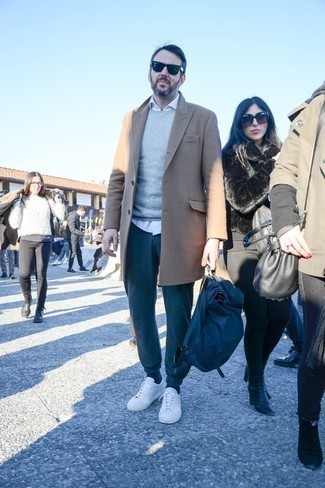 С чем носить темно-бирюзовые вельветовые брюки чинос