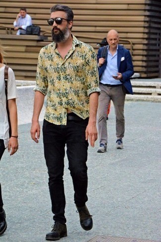 Какие джинсы носить с темно-бирюзовыми туфлями дерби