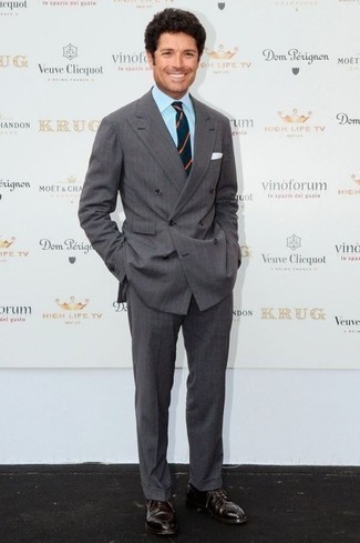 С чем носить темно-бирюзовый галстук в горизонтальную полоску мужчине