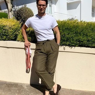 С чем носить темно-бирюзовые льняные брюки мужчине