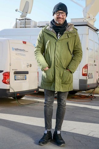 С чем носить темно-бирюзовую парку мужчине