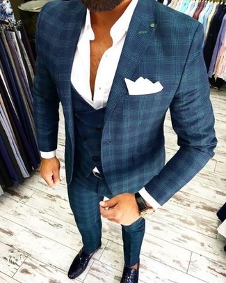С чем носить темно-бирюзовый пиджак в шотландскую клетку мужчине