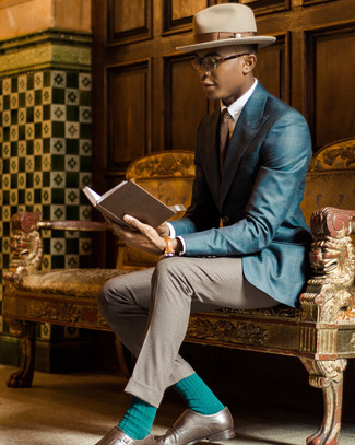 С чем носить темно-бирюзовый пиджак в шотландскую клетку мужчине