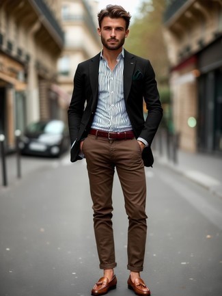 С чем носить темно-бирюзовый нагрудный платок