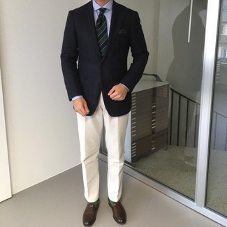 С чем носить темно-бирюзовый нагрудный платок