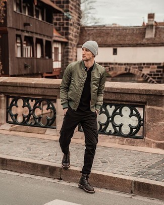 С чем носить темно-бирюзовый сатиновый бомбер мужчине