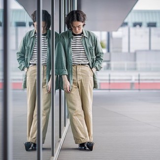 С чем носить темно-бирюзовую рубашку мужчине