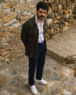 С чем носить темно-бирюзовую рубашку мужчине