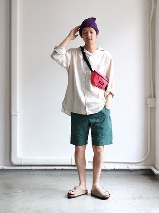 Какие сандалии носить с темно-бирюзовыми шортами мужчине