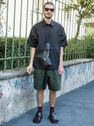 Какие сандалии носить с темно-бирюзовыми шортами мужчине