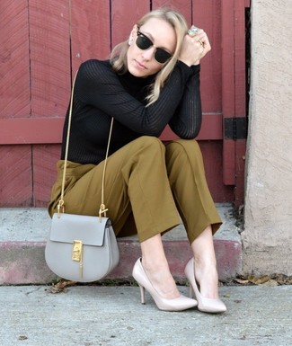 Какие водолазки носить с темно-бирюзовыми узкими брюками