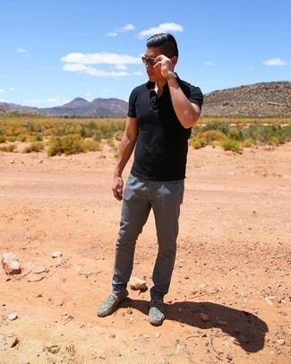 С чем носить темно-бирюзовые замшевые мокасины мужчине