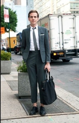 Какие туфли дерби носить с темно-бирюзовым костюмом