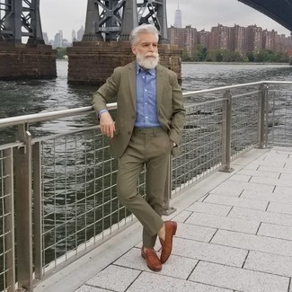 Какие лоферы носить с темно-бирюзовым костюмом