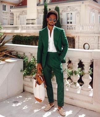 Какие лоферы носить с темно-бирюзовым костюмом