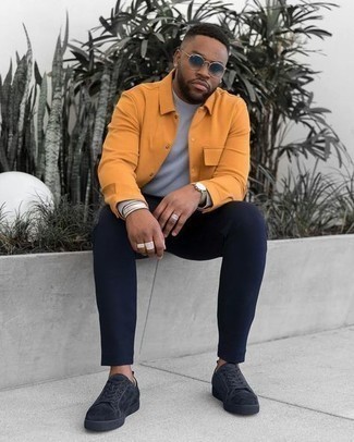 С чем носить темно-бирюзовые солнцезащитные очки мужчине