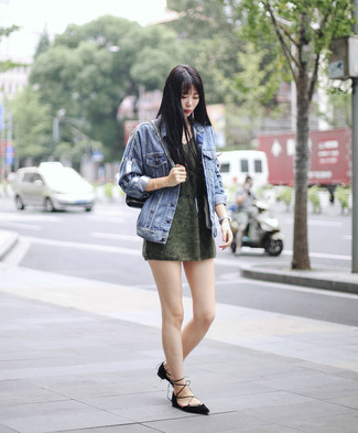 С чем носить темно-бирюзовое платье-свитер