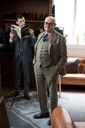 С чем носить темно-бирюзовый галстук мужчине