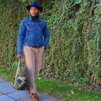 Какие лоферы носить с темно-бирюзовой водолазкой мужчине