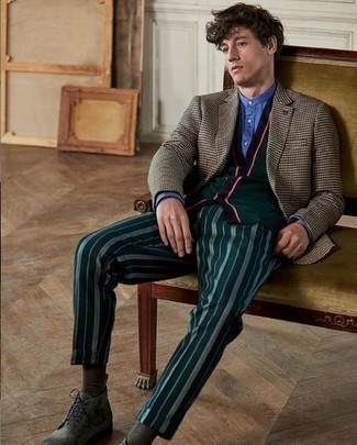 С чем носить темно-бирюзовые брюки чинос в вертикальную полоску