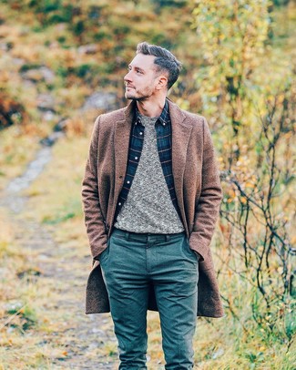 С чем носить темно-бирюзовые шерстяные брюки мужчине