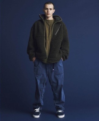 С чем носить темно-бирюзовый свитер на молнии мужчине