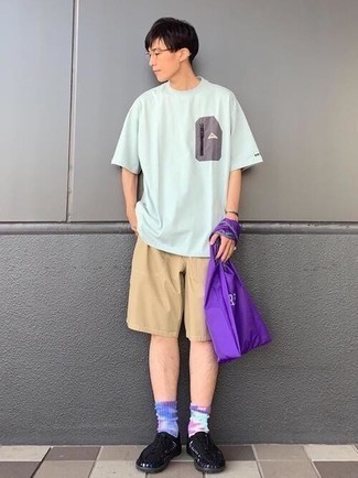 С чем носить носки c принтом тай-дай мужчине