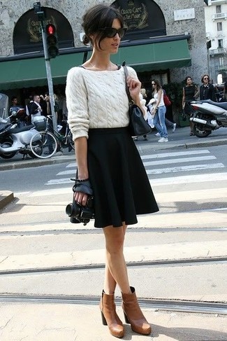 Какие вязаные свитера носить с табачными ботильонами