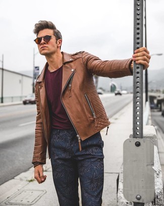 Какие брюки чинос носить с табачной косухой