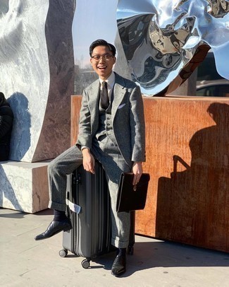 С чем носить табачный портфель