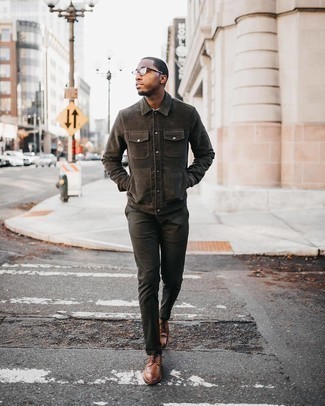 Какие брюки чинос носить с табачными брогами