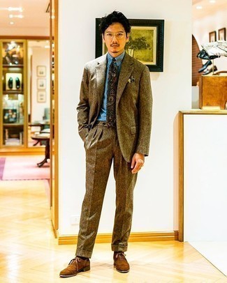 Какие костюмы носить с табачными брогами