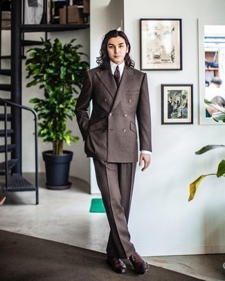 Какие костюмы носить с табачными брогами